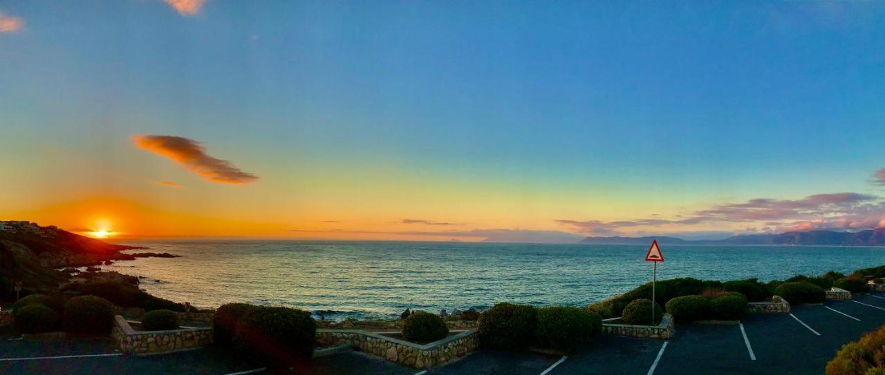 דה קלדרס Sage At Whale Cove - Sea Facing Apartment מראה חיצוני תמונה